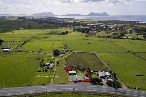 Photo of property in 2725 State Highway 1, Ruakaka, Whangarei, 0171