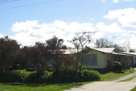 Photo of property in 19 Ngahina Street, Marton, 4710