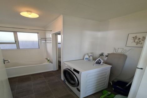 Photo of property in 2/31 Findlay Street, Moturoa, New Plymouth, 4310