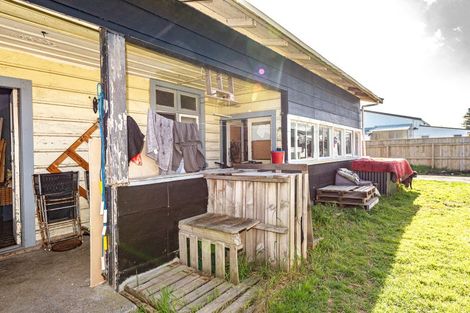 Photo of property in 39 Cornfoot Street, Castlecliff, Whanganui, 4501