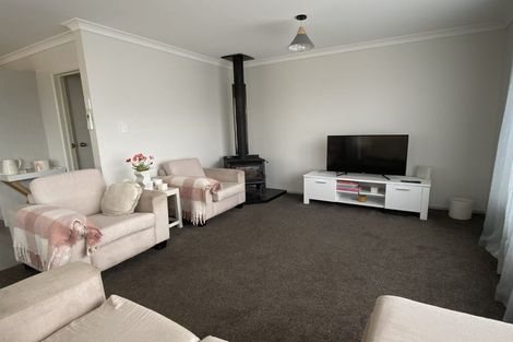 Photo of property in 1/21 Salford Avenue, Redwood, Christchurch, 8051