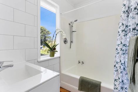 Photo of property in 71 Barrack Road, Mount Wellington, Auckland, 1060