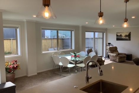 Photo of property in 14 Latimer Way, Petone, Lower Hutt, 5012