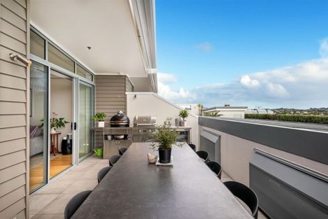 Photo of property in 203/585 Beach Road, Rothesay Bay, Auckland, 0630