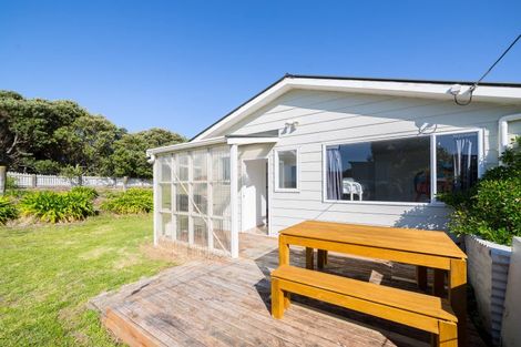 Photo of property in 17 Jetty Road, Castlepoint, Tinui, 5889