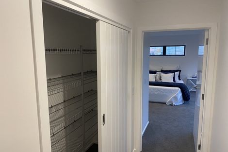 Photo of property in 14 Annie Aranui Drive, Poraiti, 4182