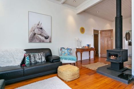 Photo of property in 2 Cook Street, Leamington, Cambridge, 3432