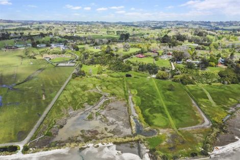 Photo of property in 329 Clifton Road, Whitford, Howick, 2571