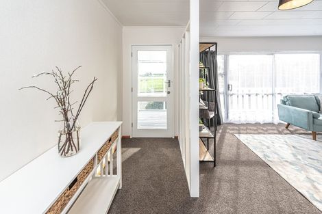 Photo of property in 21 Oturi Road, Waverley, 4510