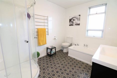 Photo of property in 45 Avenue Road, West End, Timaru, 7910