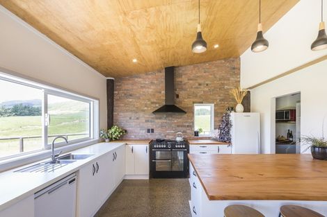 Photo of property in 34 Highland View Drive, Tokomaru, Palmerston North, 4474