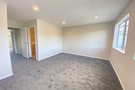 Photo of property in 39 Kaimai Avenue, Massey, Auckland, 0614