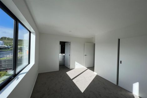 Photo of property in 38b Crestview Rise, Papakura, 2110