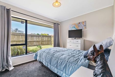 Photo of property in 2/83 Meadowland Drive, Somerville, Auckland, 2014