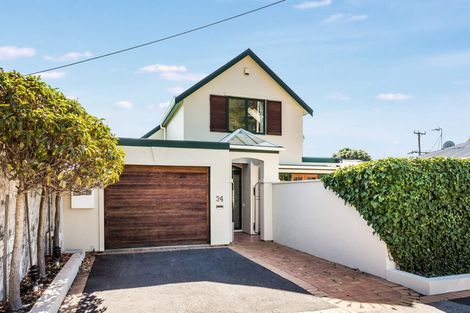 Photo of property in 34 Oroua Street, Eastbourne, Lower Hutt, 5013