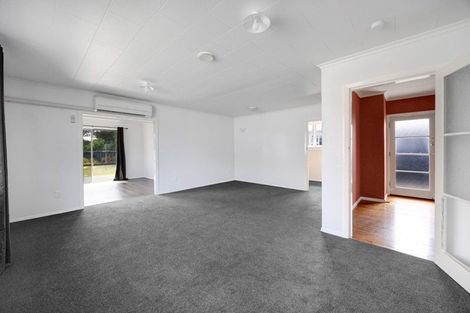 Photo of property in 9 Manawapou Road, Hawera, 4610