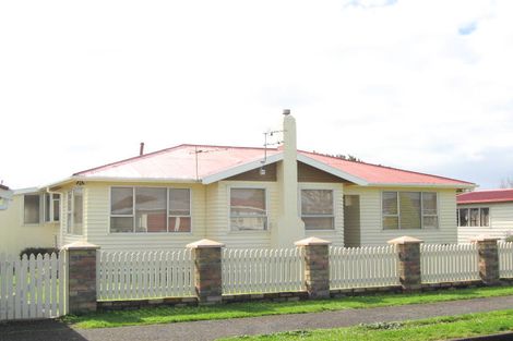 Photo of property in 104 Broadway, Waitara, 4320