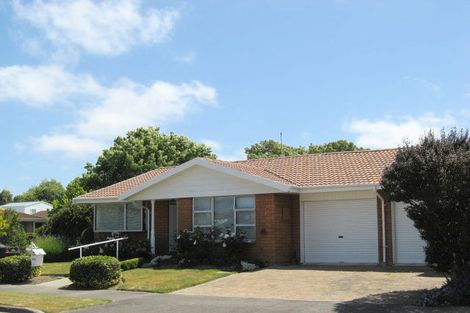 Photo of property in 1a Calbreath Place, Russley, Christchurch, 8042