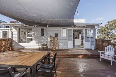 Photo of property in 6a Tiri Road, Manly, Whangaparaoa, 0930