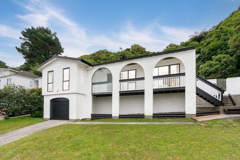 Photo of property in 98 Allington Road, Karori, Wellington, 6012