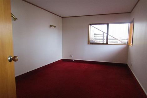 Photo of property in 1/50 Masterton Road, Rothesay Bay, Auckland, 0630