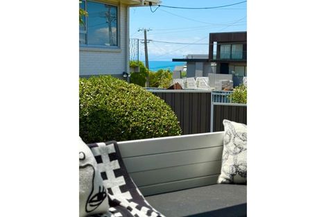 Photo of property in 1/318 Beach Road, Campbells Bay, Auckland, 0630