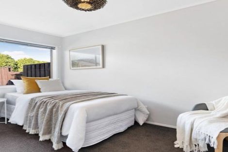 Photo of property in 2/15 Latham Avenue, Pakuranga, Auckland, 2010