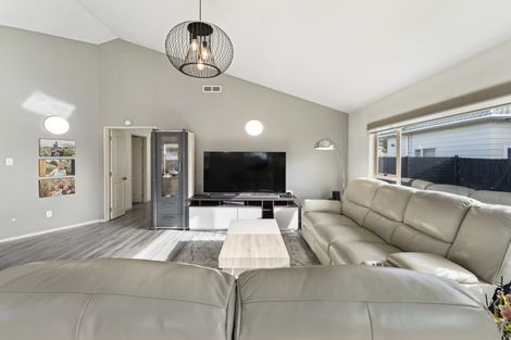 Photo of property in 75 Kamara Road, Glen Eden, Auckland, 0602