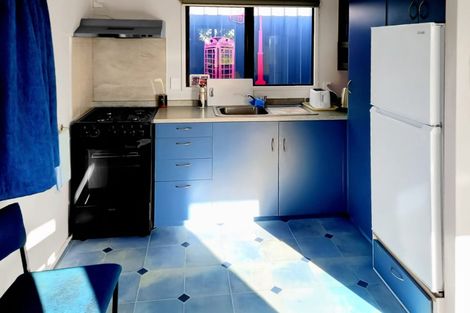 Photo of property in 2 Waireka Road, Omata, New Plymouth, 4374