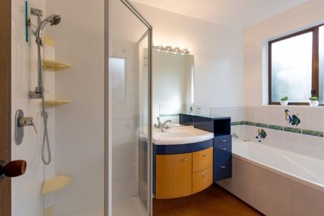 Photo of property in 6 Montclare Avenue, Ilam, Christchurch, 8041