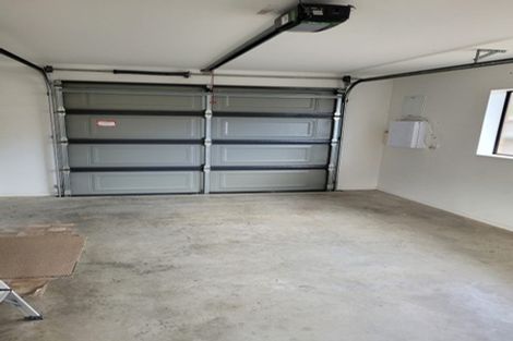 Photo of property in 18 Guildford Drive, Paraparaumu, 5032