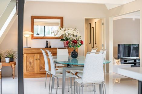 Photo of property in 458 Stokes Valley Road, Stokes Valley, Lower Hutt, 5019