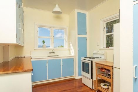 Photo of property in 15 Mertoun Terrace, Highbury, Wellington, 6012