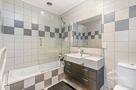 Photo of property in 71 Kemp Road, Massey, Auckland, 0614