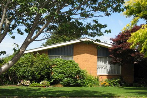 Photo of property in 5 Camberwell Place, Avonhead, Christchurch, 8042