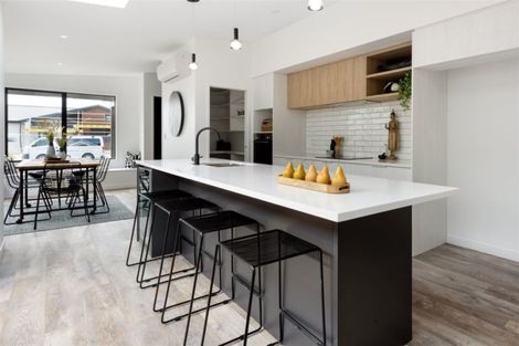 Photo of property in 5 Makura Drive, Papamoa Beach, Papamoa, 3118