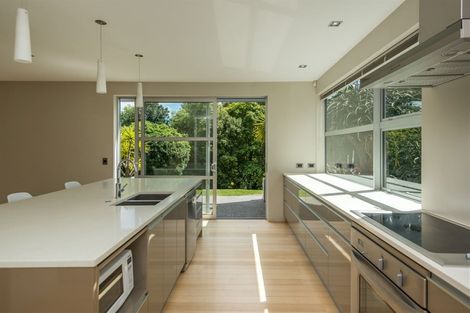 Photo of property in 62 Dyers Pass Road, Cashmere, Christchurch, 8022