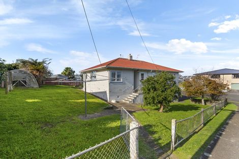 Photo of property in 6 Hughson Street, Waitara, 4320