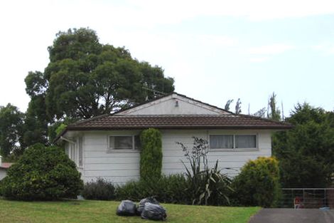 Photo of property in 7 Lydford Place, Glendene, Auckland, 0602