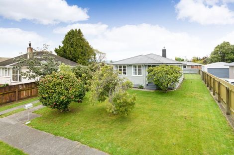 Photo of property in 33 Crewe Crescent, Hokowhitu, Palmerston North, 4410