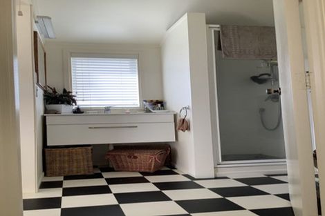 Photo of property in 302 Rangatira Road, Beach Haven, Auckland, 0626