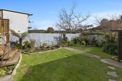 Photo of property in 32 Lowry Crescent, Stokes Valley, Lower Hutt, 5019