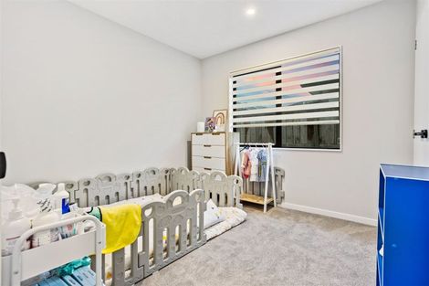 Photo of property in 37 Vinistra Road, Kumeu, 0810