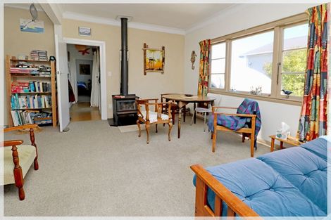 Photo of property in 26 Hall Place, Foxton Beach, Foxton, 4815