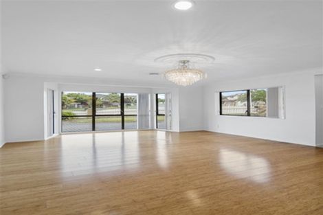 Photo of property in 1 Bougainvillaea Terrace, Goodwood Heights, Auckland, 2105