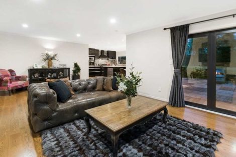 Photo of property in 1 Hugh Drive, Pinehill, Auckland, 0632