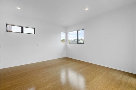 Photo of property in 1 Bougainvillaea Terrace, Goodwood Heights, Auckland, 2105