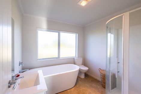 Photo of property in 16 Riverglen Road, Waipu, 0510