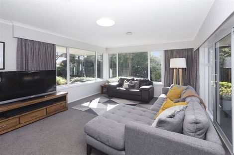 Photo of property in 10 Ashcroft Place, Burnside, Christchurch, 8053