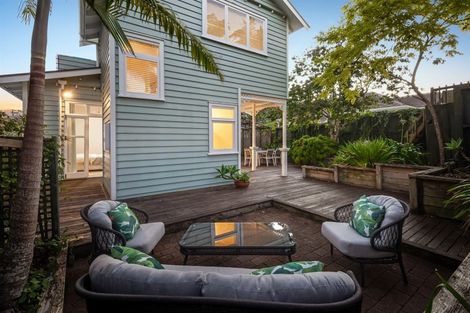 Photo of property in 25a Belle Vue Avenue, Northcote Point, Auckland, 0627